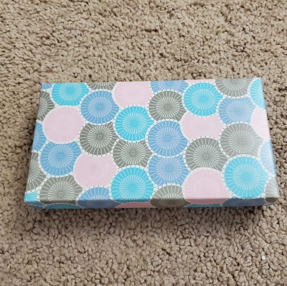 Small Clutch - Picture 3 of 6